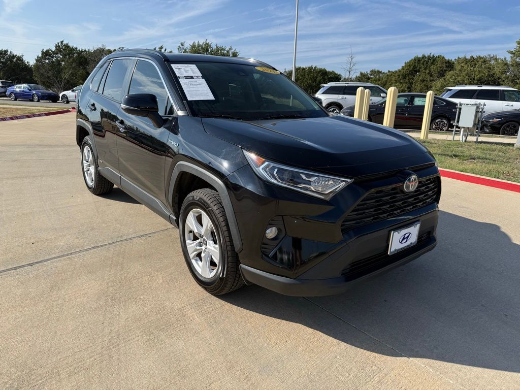 Thumbnail: 2021 Toyota RAV4 - 3
