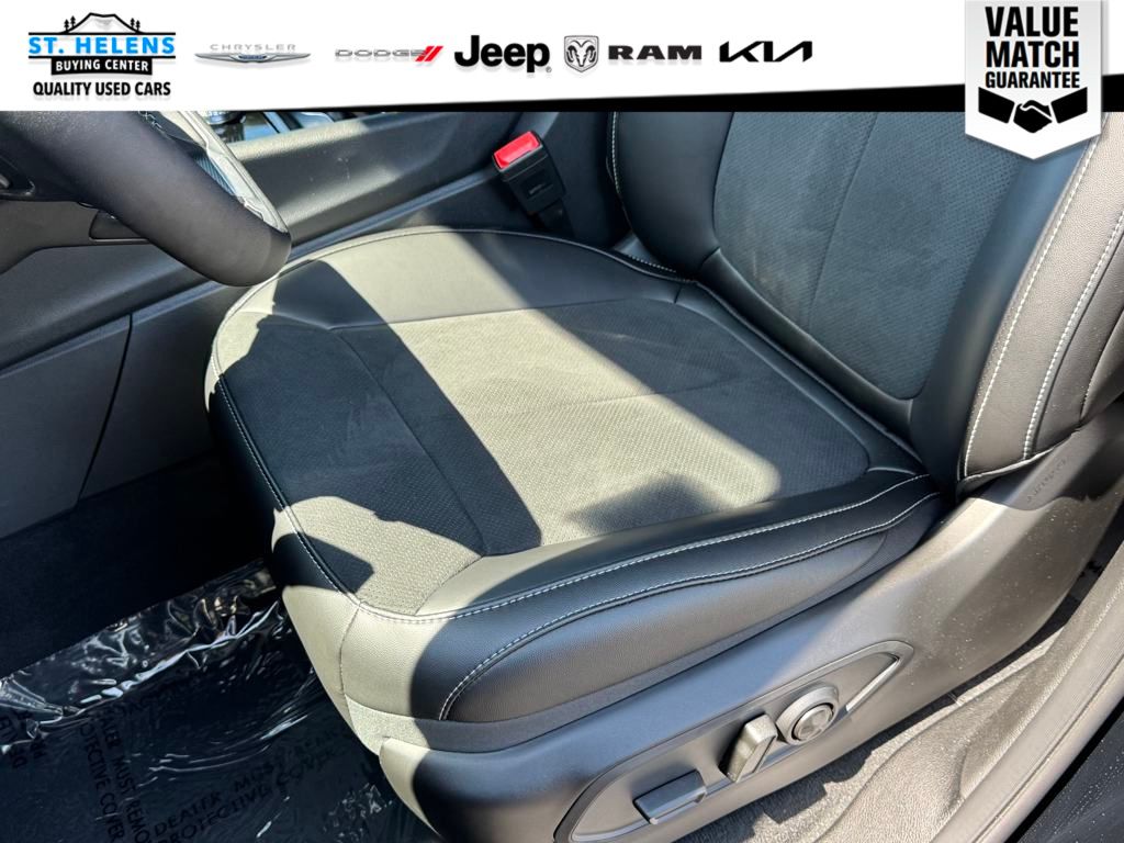 2025 Jeep Grand Cherokee Altitude - Photo 16