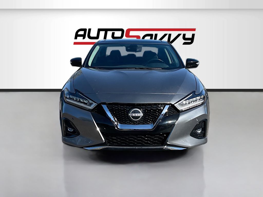 Used 2023 Gray Nissan Platinum image 2