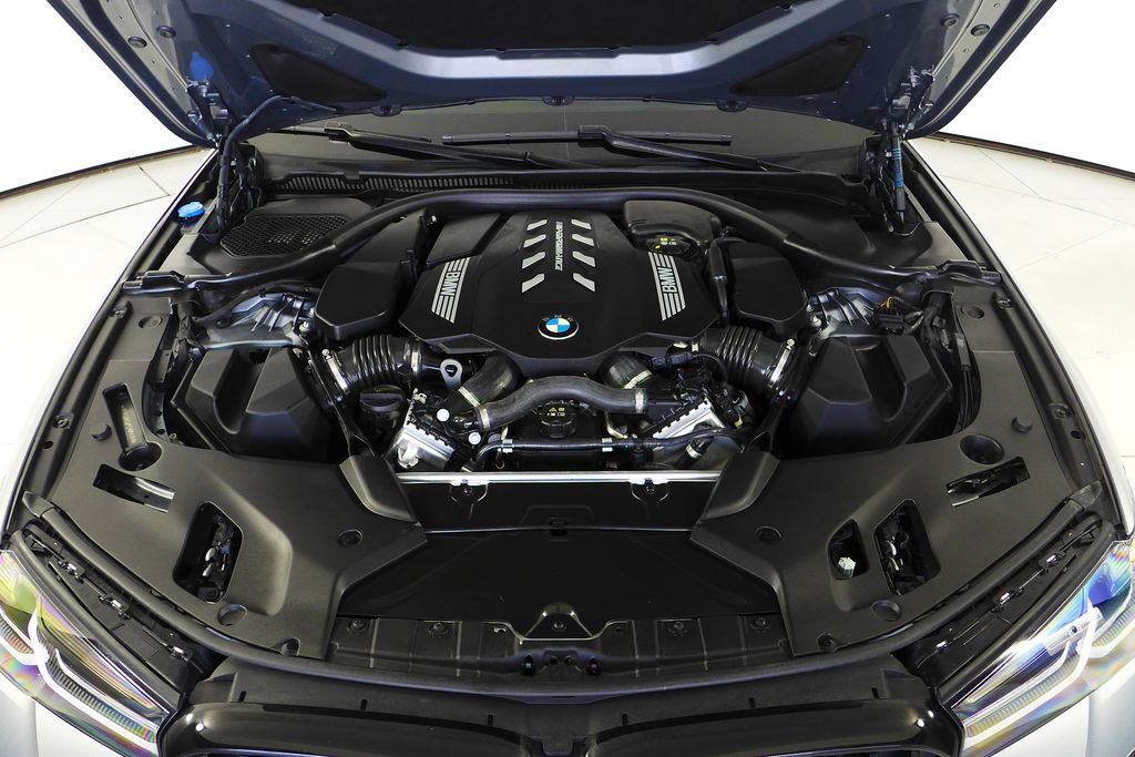 Thumbnail: 2023 BMW 5 Series - 6