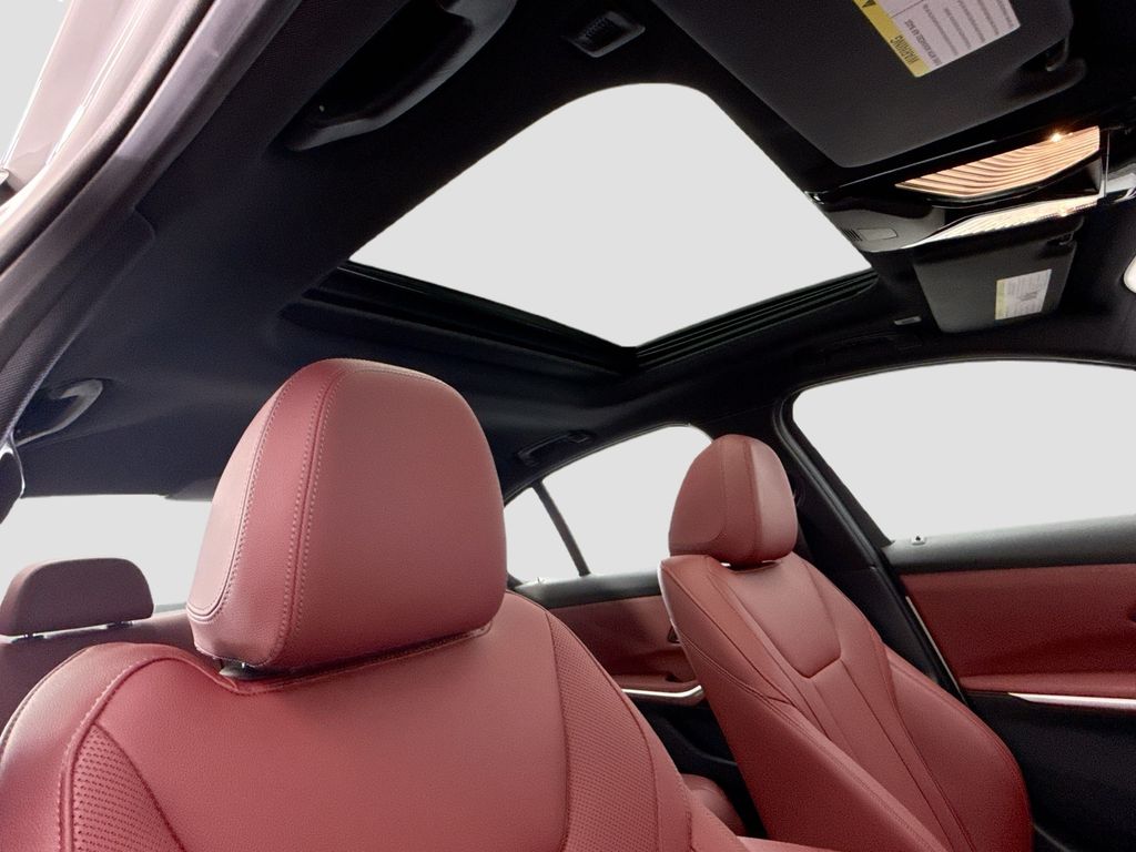 Thumbnail: 2025 BMW 3 Series - 17