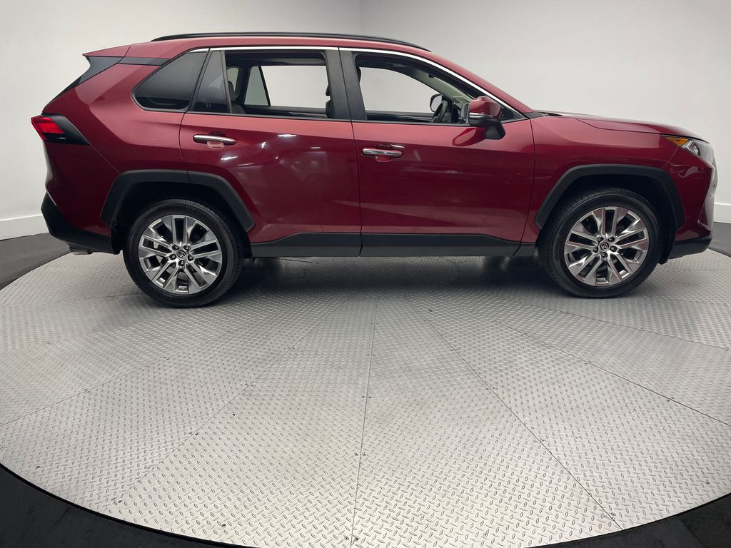 Thumbnail: 2021 Toyota RAV4 - 4