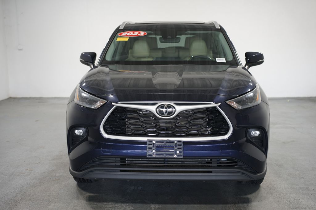 Thumbnail: 2023 Toyota Highlander - 2