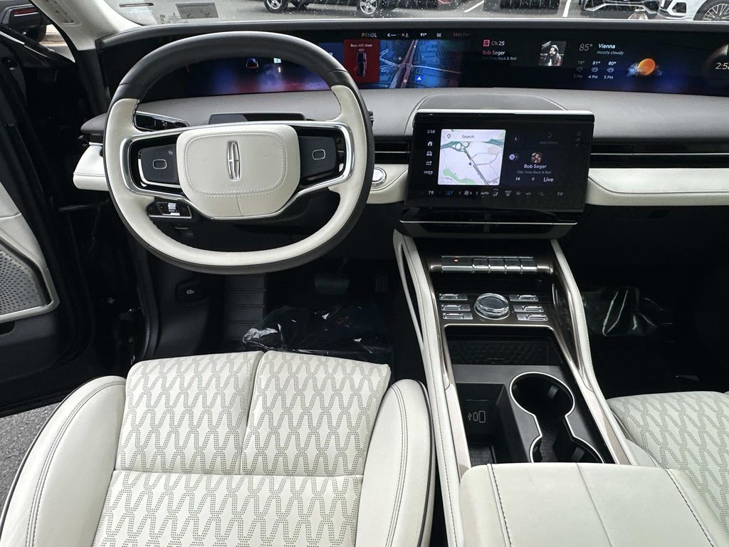 Thumbnail: 2024 Lincoln Nautilus - 21