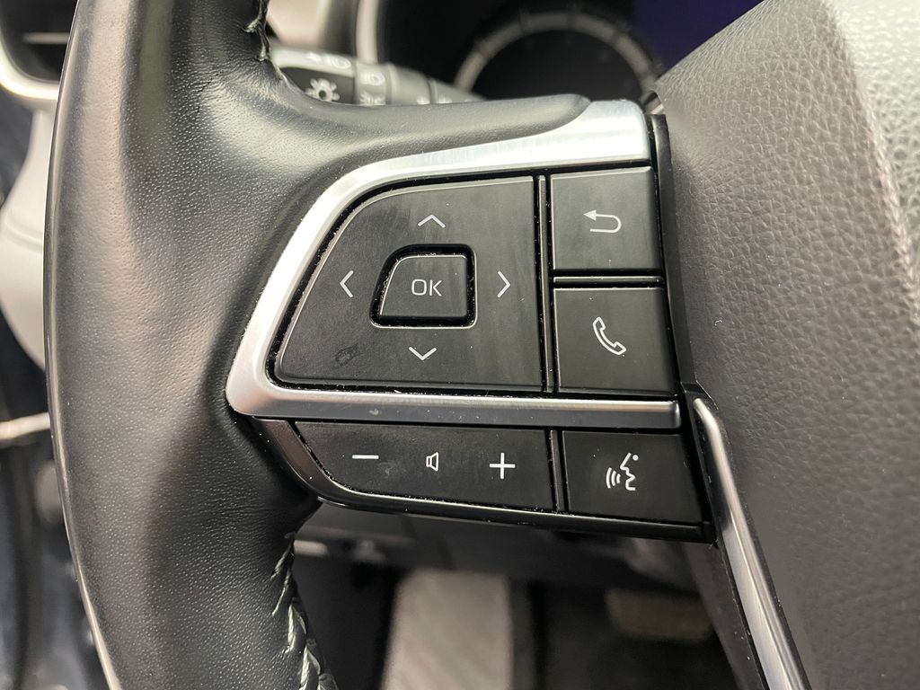 Thumbnail: 2021 Toyota Highlander - 30