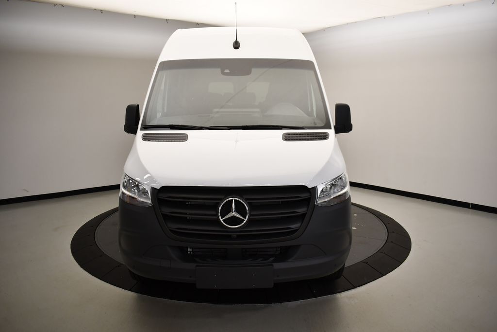 2024 Mercedes-Benz Sprinter 2500 8