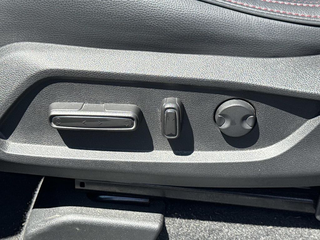 Used 2025 Honda Pilot SUV