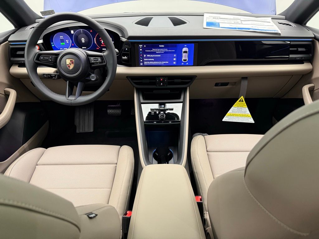 Thumbnail: 2025 Porsche Macan - 24