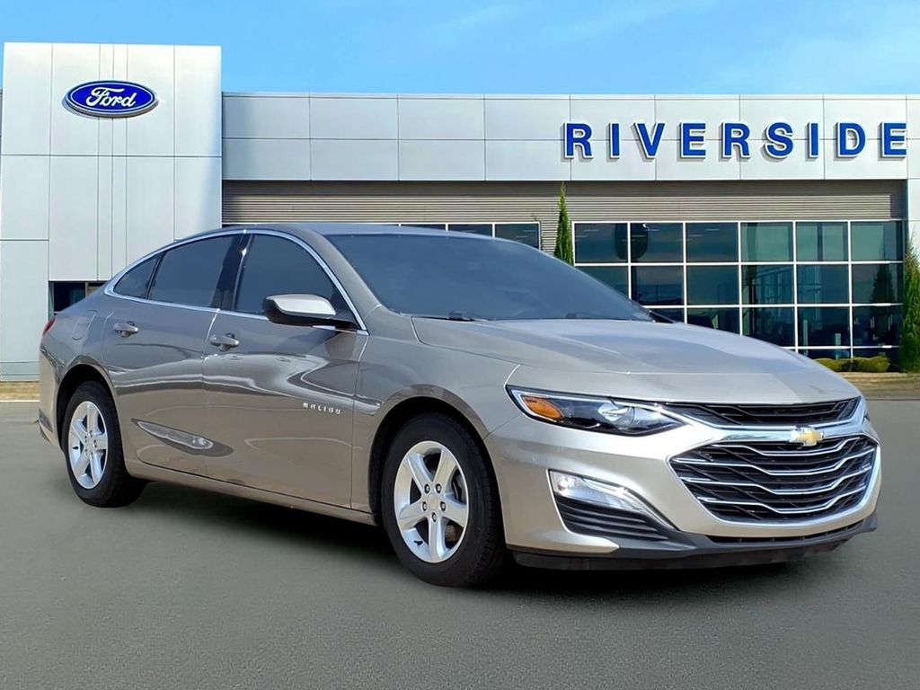 Mineral Gray Metallic 2022 Chevrolet Malibu LS FWD Sedan Front-Wheel Drive Continuously Variable Transmission