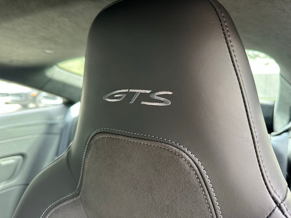 Thumbnail: 2026 Porsche 911 - 24