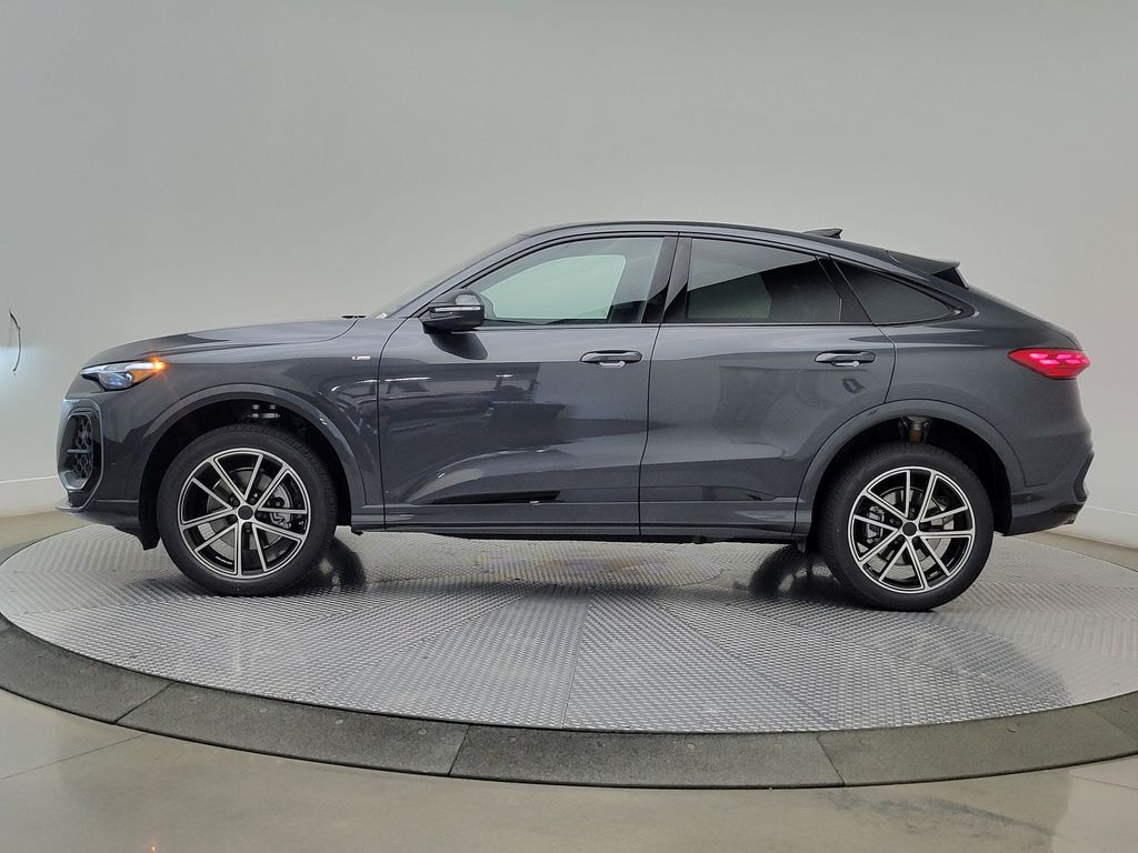 Thumbnail: 2026 Audi Q5 - 3