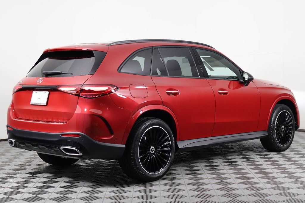 2025 Mercedes-Benz GLC 300 2