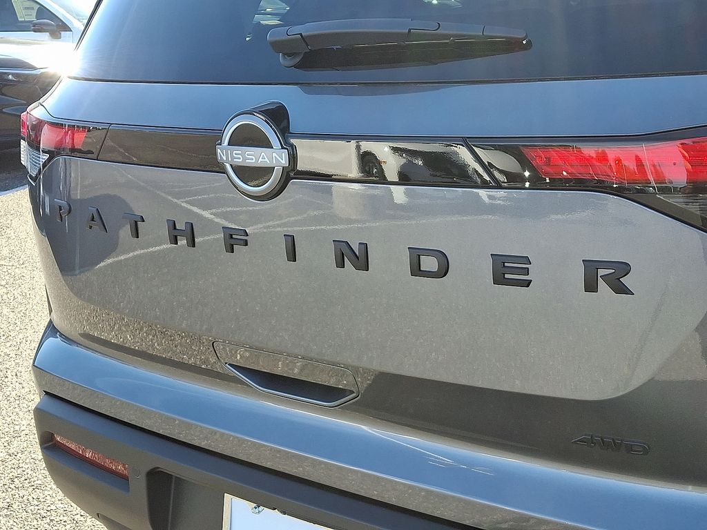 Thumbnail: 2025 Nissan Pathfinder - 12