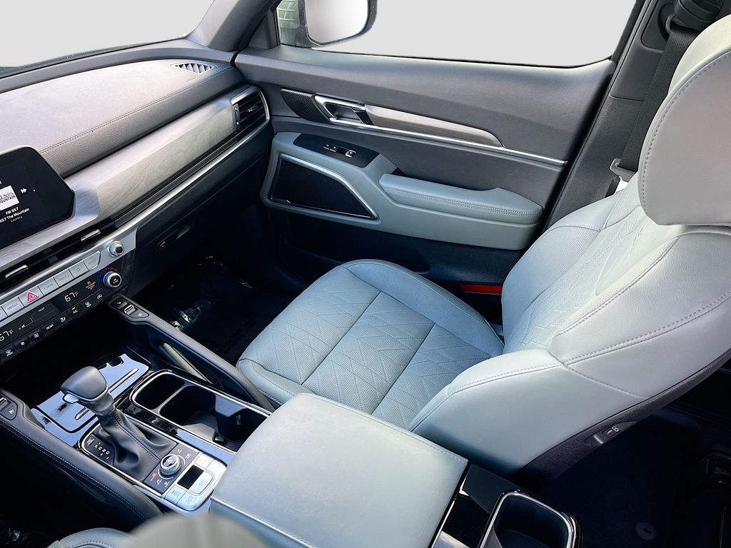 Used 2024 Green Kia EX X-Line image 23
