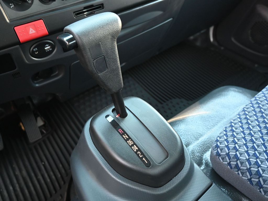 2024 Isuzu NPR HD 