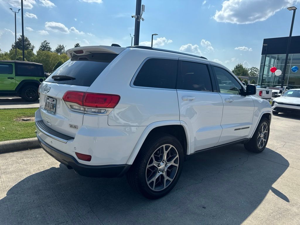 Used 2018 White Jeep Limited image 6