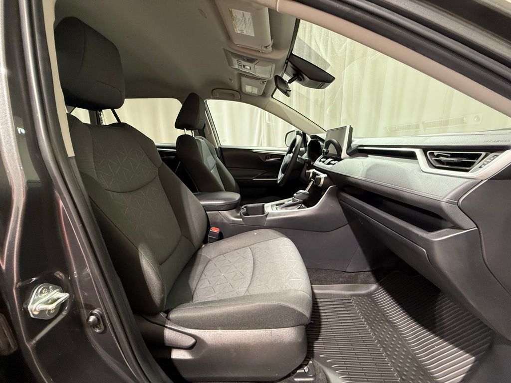 Thumbnail: 2024 Toyota RAV4 - 21