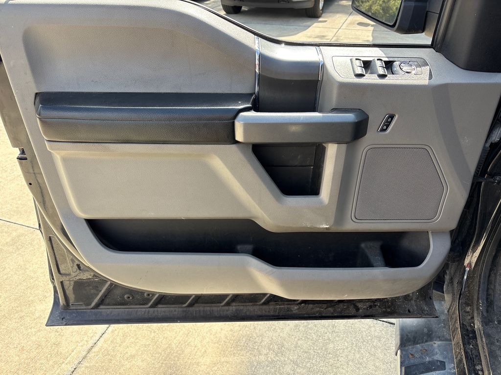 Used 2018 Black Ford  image 16
