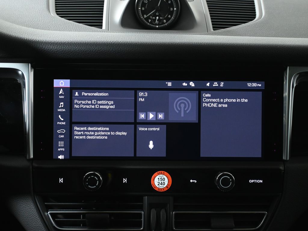 Thumbnail: 2026 Porsche Macan - 23