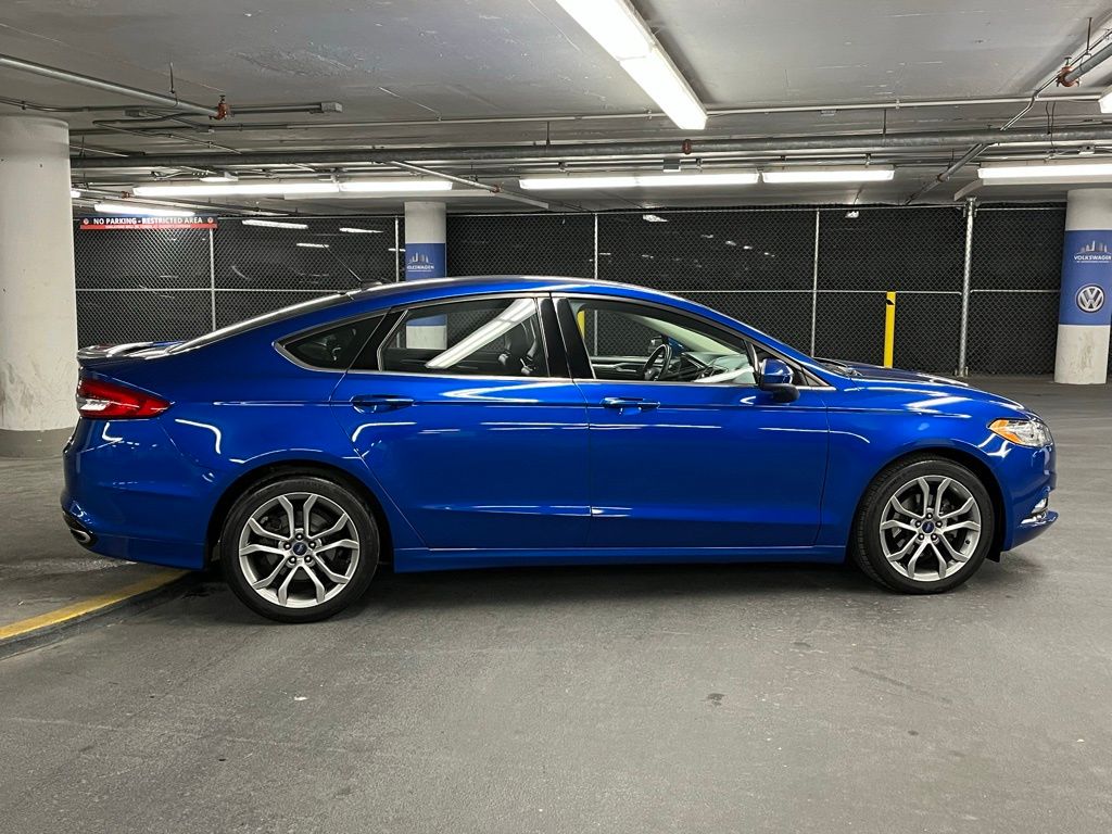 2017 Ford Fusion SE 35