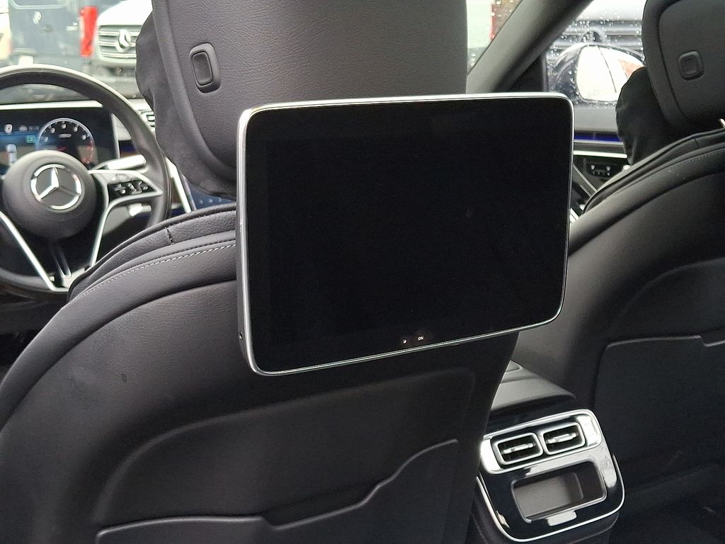 Thumbnail: 2023 Mercedes-Benz S-Class - 25