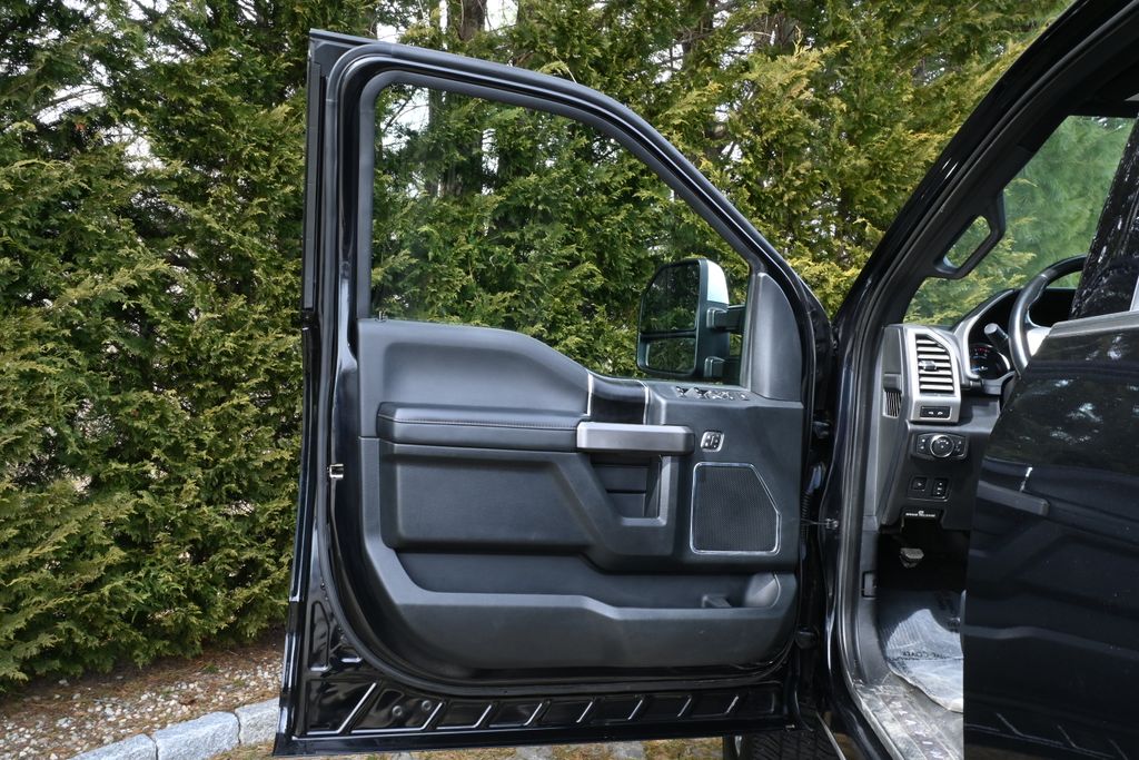 2019 Ford F-350 Platinum 31