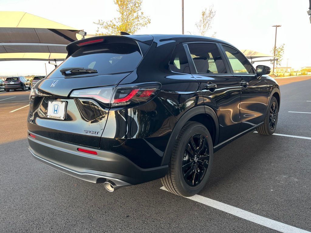 Thumbnail: 2027 Honda HR-V - 3
