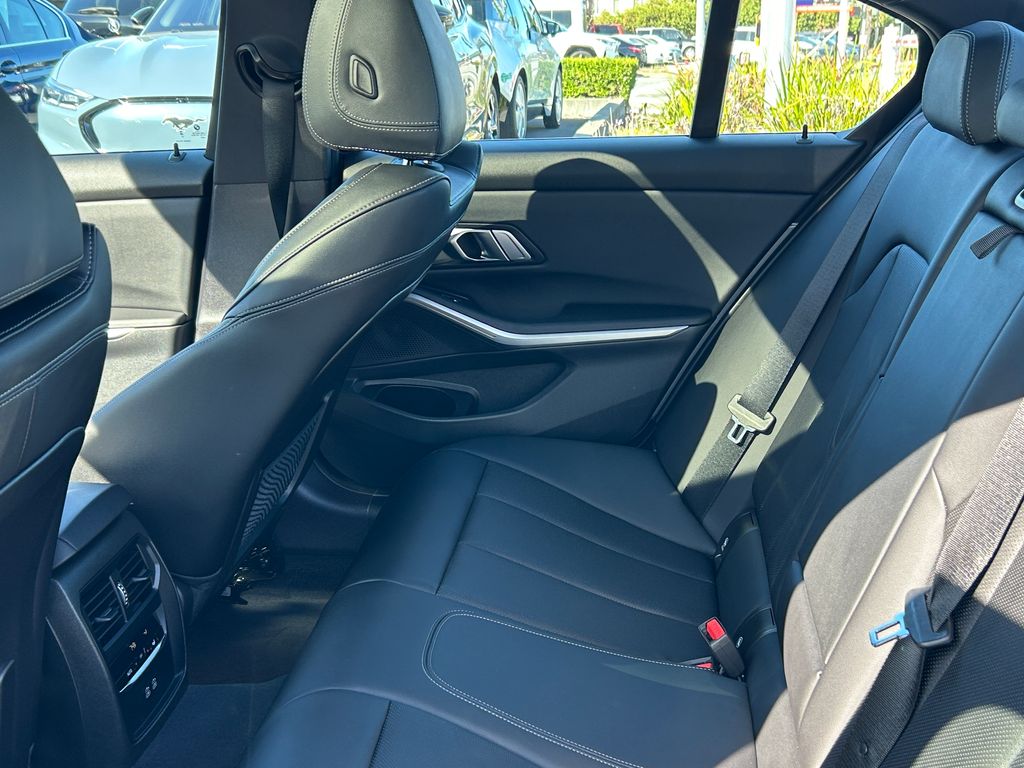 Thumbnail: 2023 BMW 3 Series - 30