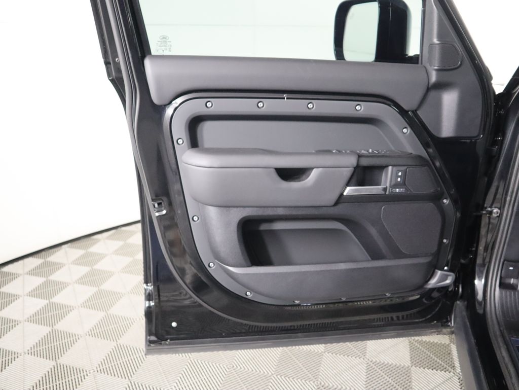 Thumbnail: 2025 Land Rover Defender - 25