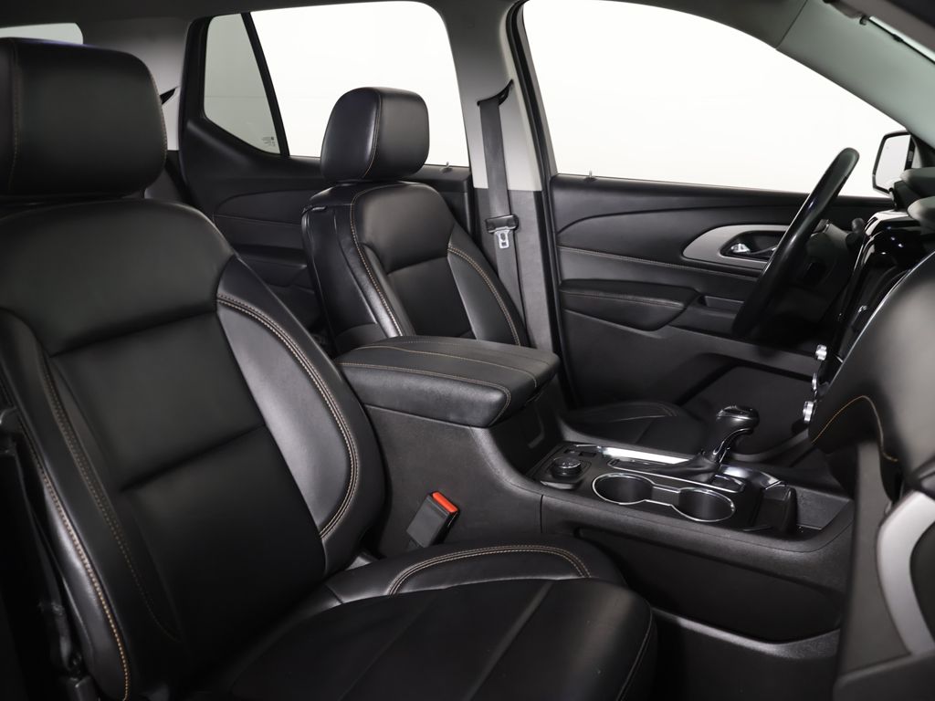 Used 2018 White Chevrolet 3LT image 31