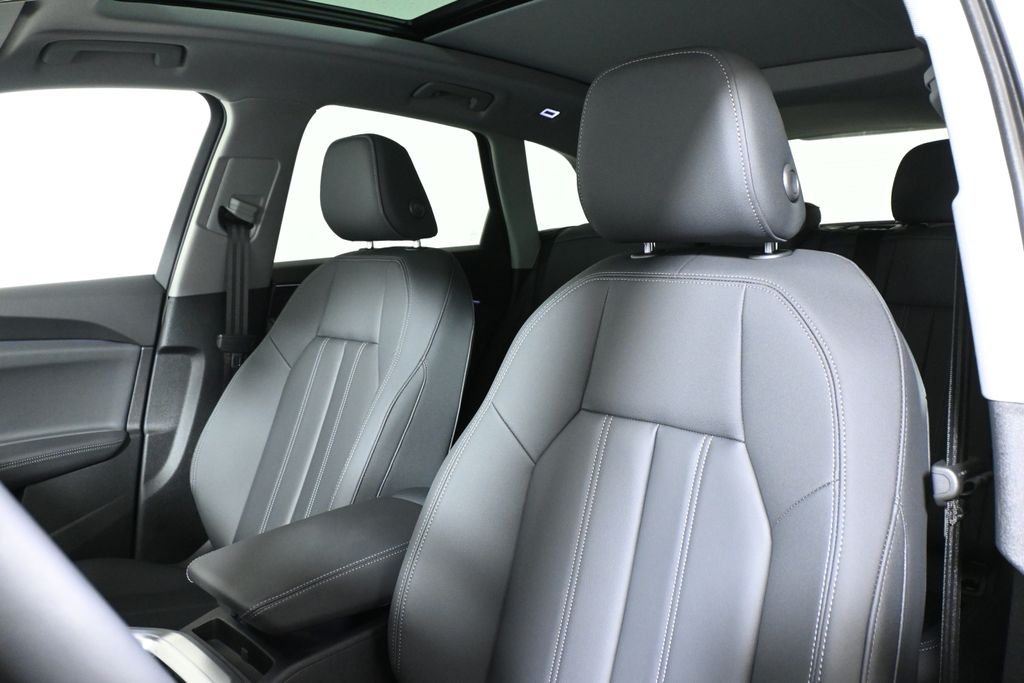 Thumbnail: 2026 Audi Q5 - 16