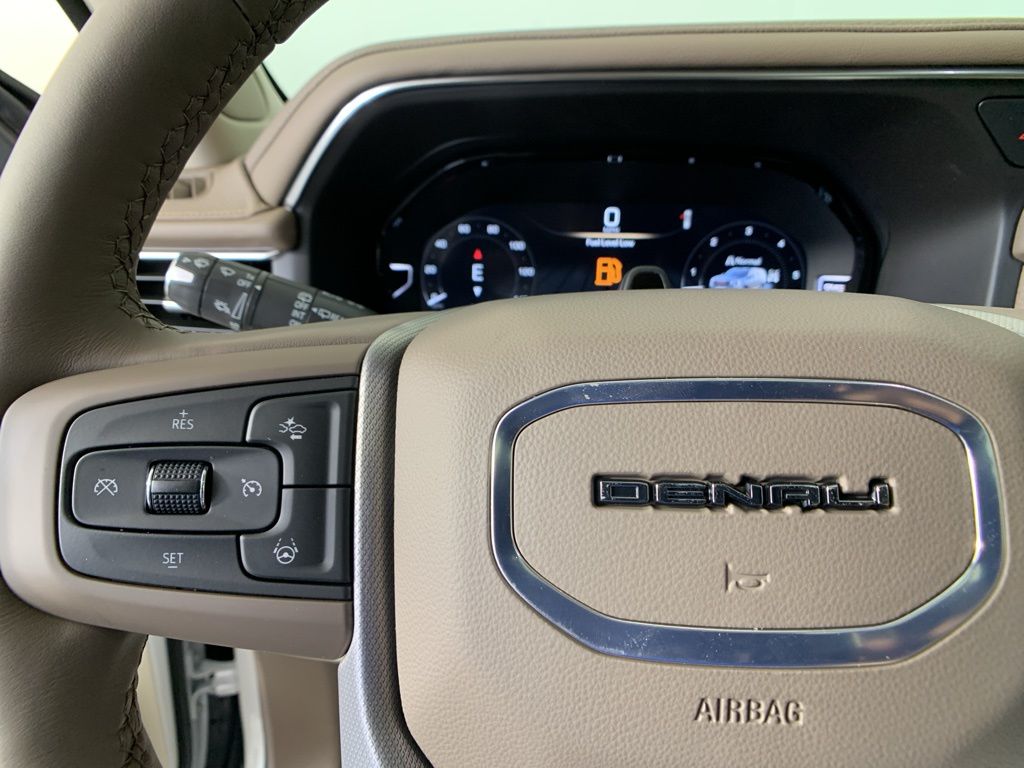 2024 GMC Yukon XL Denali 17