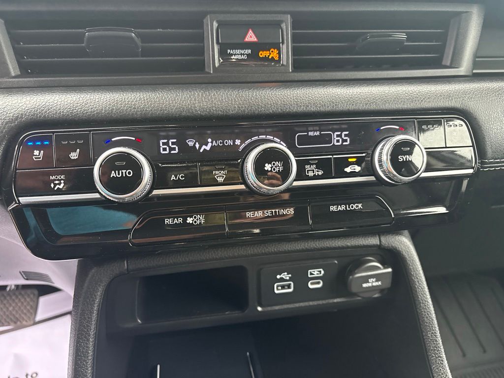 Used 2025 Honda Pilot SUV