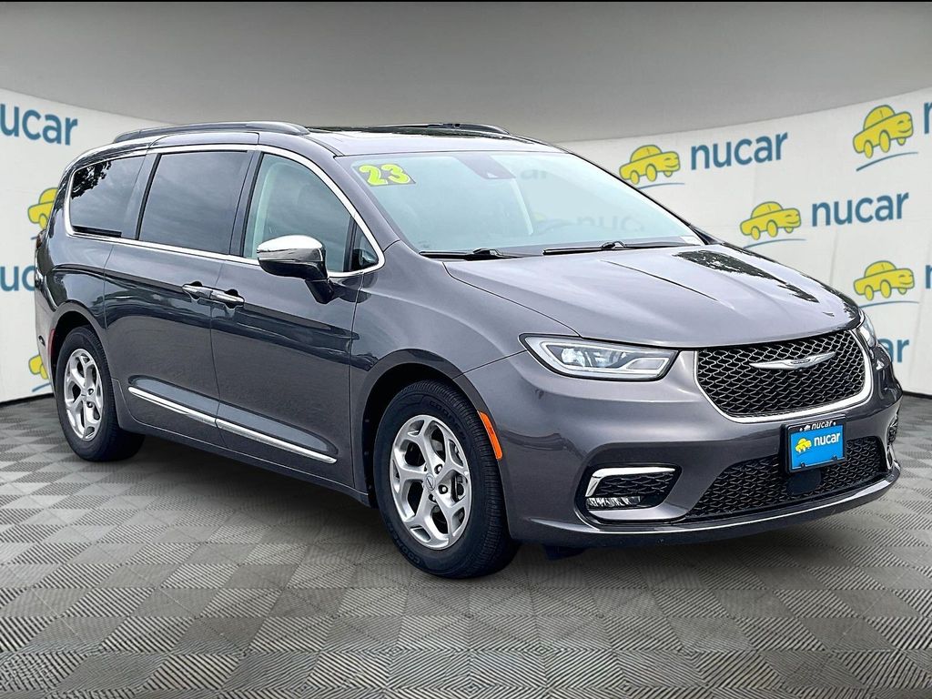 2023 Chrysler Pacifica Limited FWD