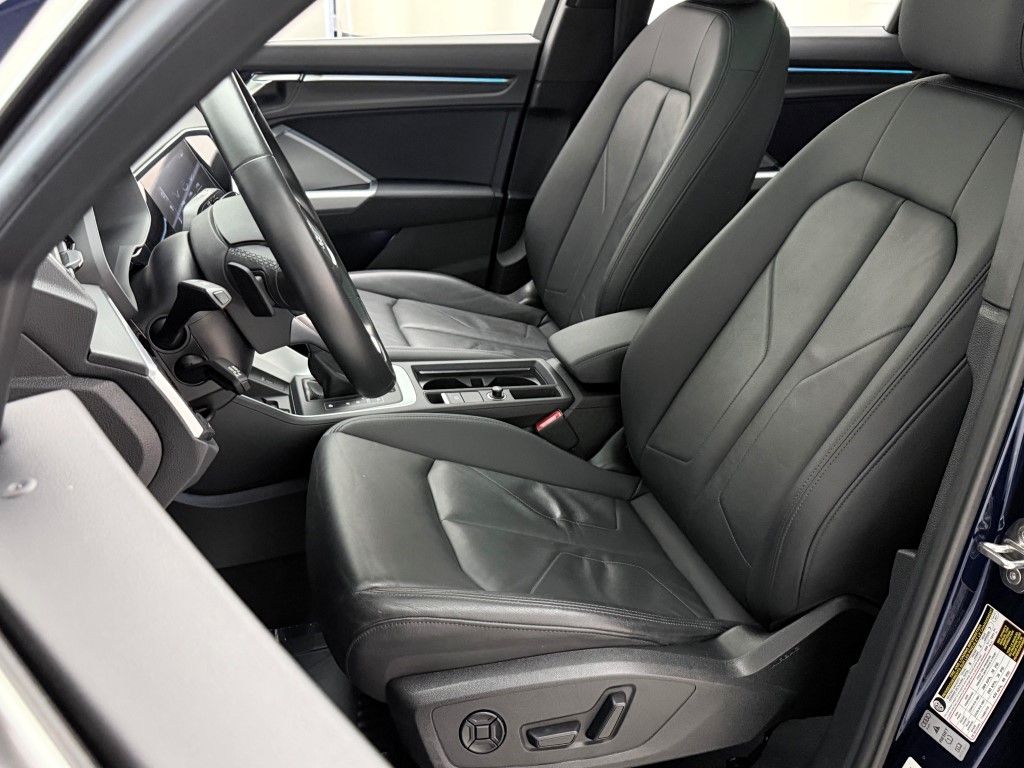 Thumbnail: 2021 Audi Q3 - 30