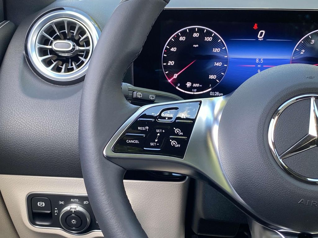 Thumbnail: 2025 Mercedes-Benz GLA - 27