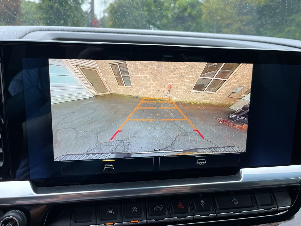 Thumbnail: 2022 Chevrolet Silverado 1500 - 18