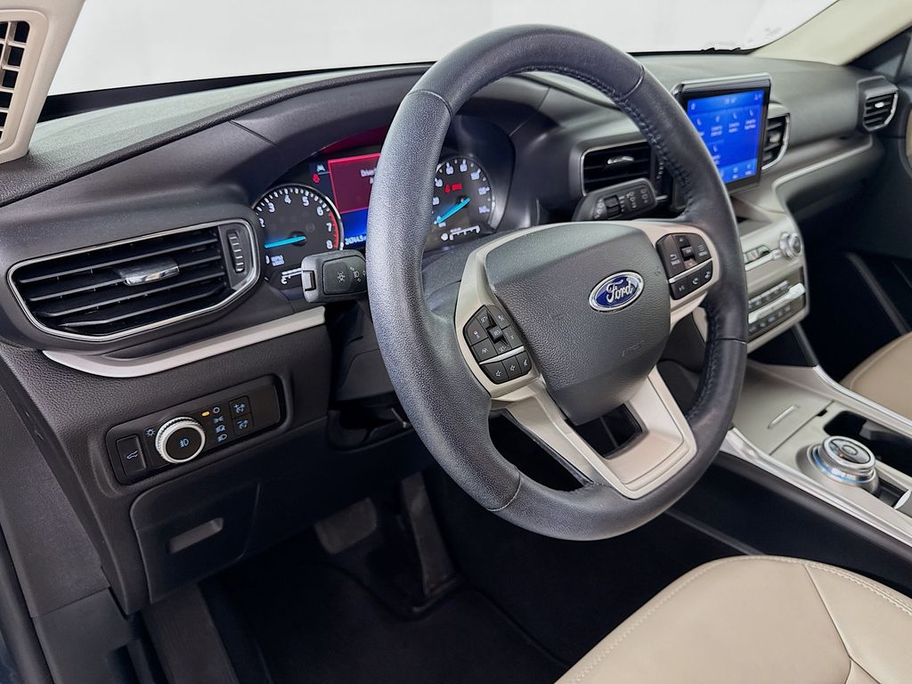 Thumbnail: 2023 Ford Explorer - 9