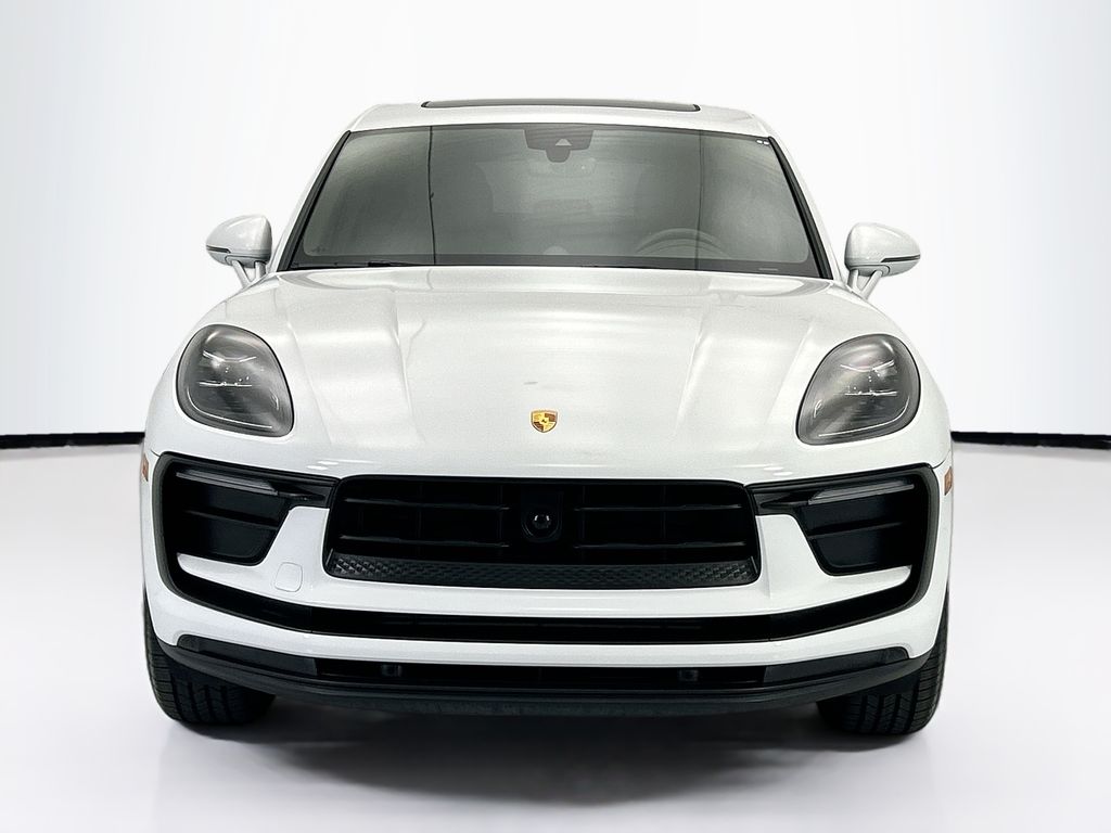Thumbnail: 2023 Porsche Macan - 10
