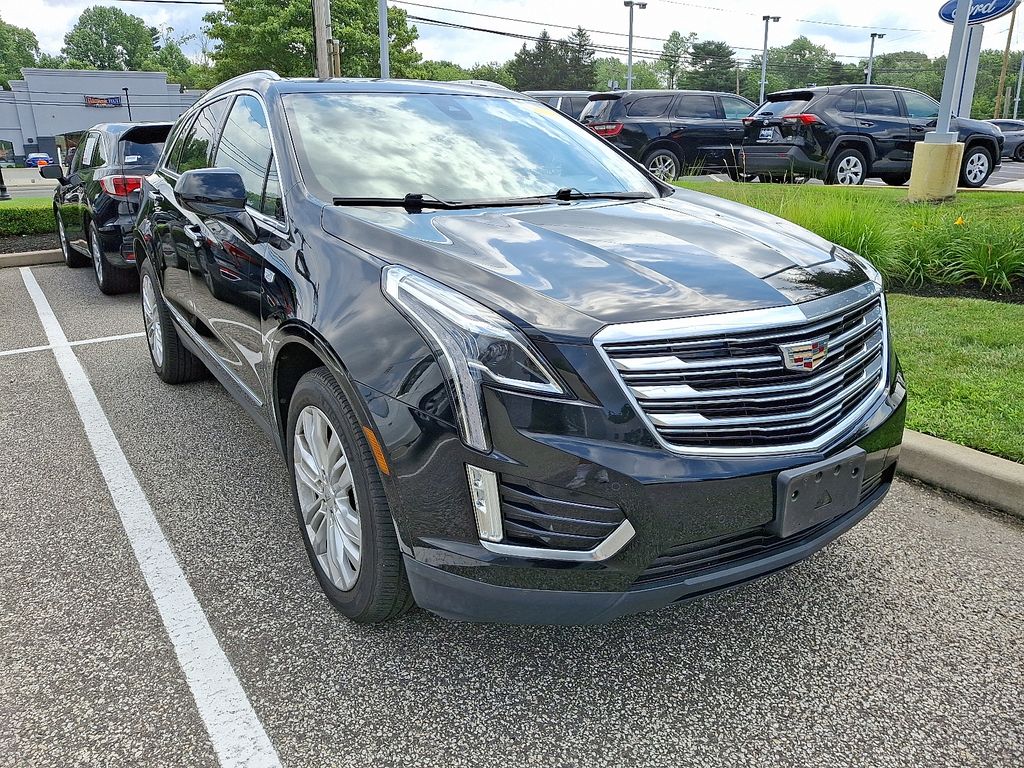 Thumbnail: 2017 Cadillac XT5 - 3