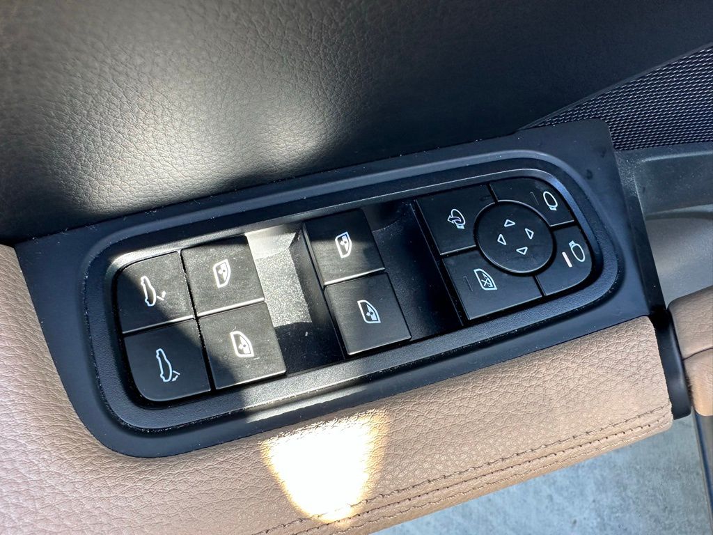 Thumbnail: 2024 Porsche Cayenne - 20