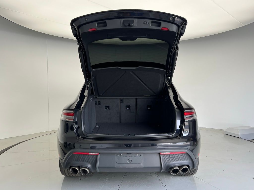 Thumbnail: 2023 Porsche Macan - 20