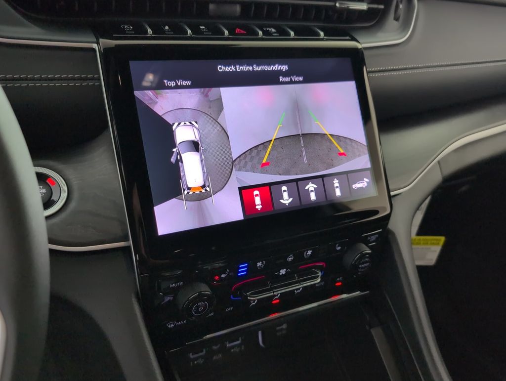 new 2025 Jeep Grand Cherokee car, priced at $41,585