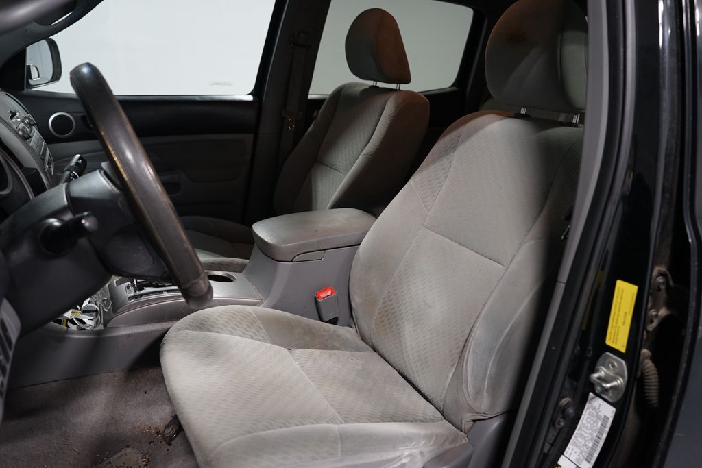 Thumbnail: 2010 Toyota Tacoma - 6