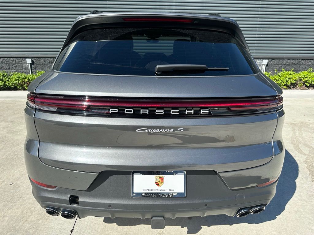 2024 Porsche Cayenne S 7