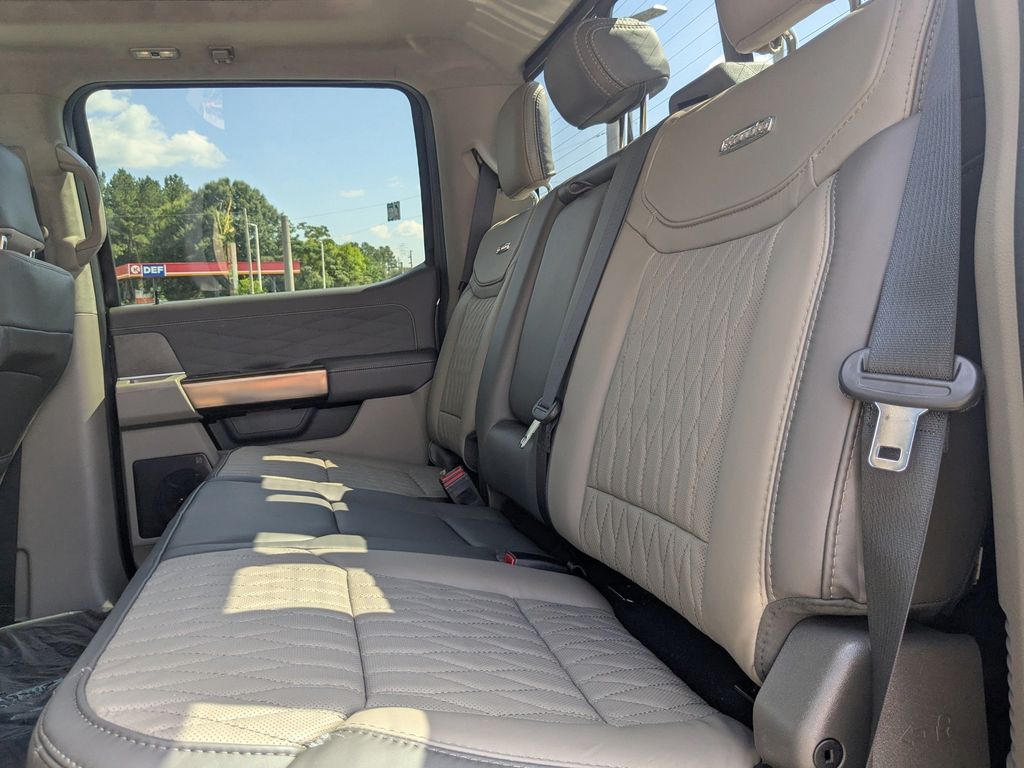 2026 Ford Super Duty F-350 SRW Platinum