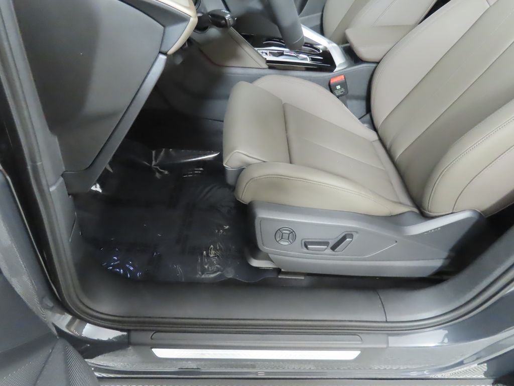 Thumbnail: 2025 Audi Q5 - 32