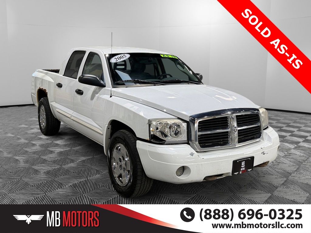 White 2005 Dodge Dakota Laramie Quad Cab 4WD Pickup Truck Four-Wheel Drive 5-Speed Automatic
