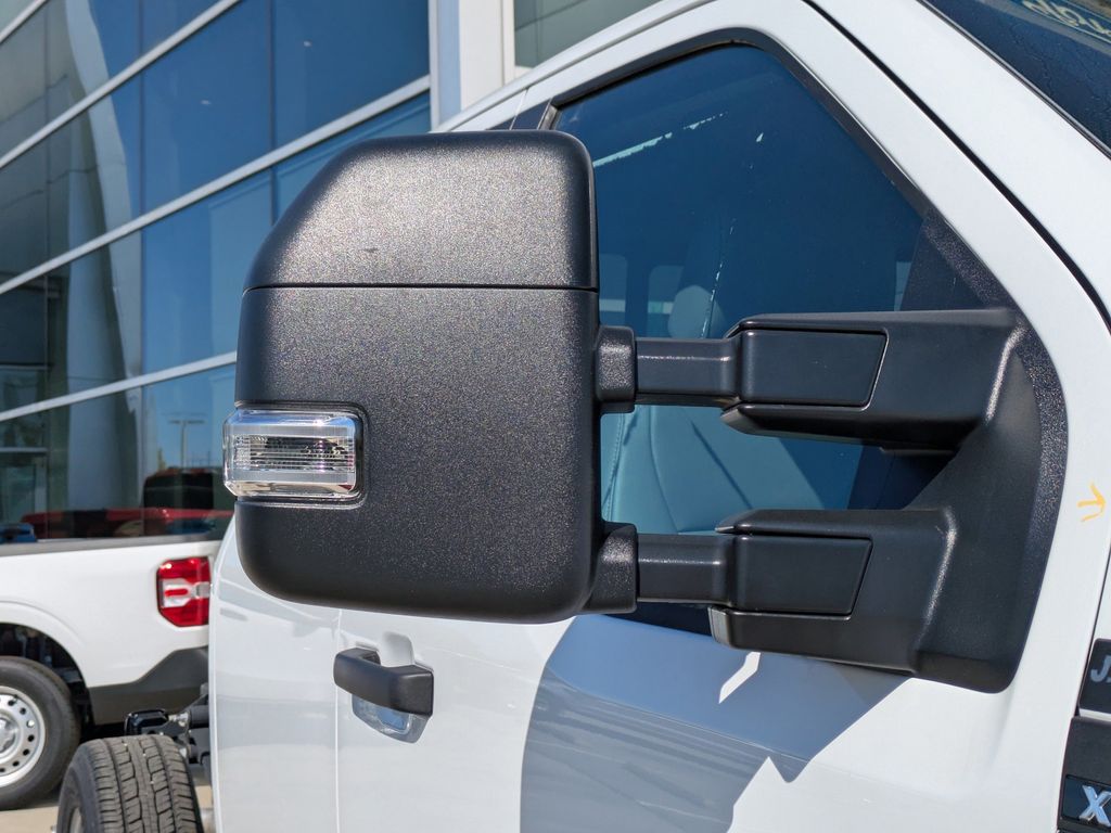 2025 Ford F-350 Chassis XL