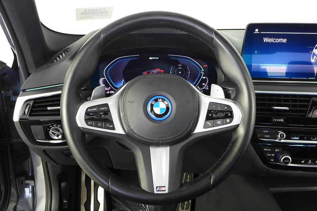 Thumbnail: 2023 BMW 5 Series - 27